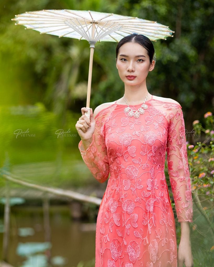 Áo Dài Nữ F2 Ren Hồng Pride Việt Nam - Không Kèm Quần