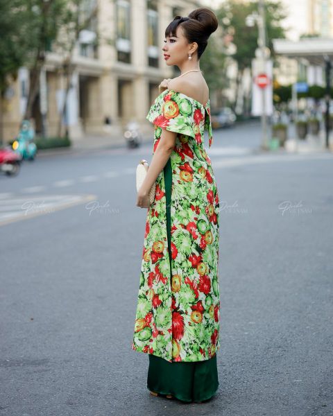 Áo Dài Gấm Nữ F2 Xanh Hoa Đỏ Pride Việt Nam - Không Kèm Quần