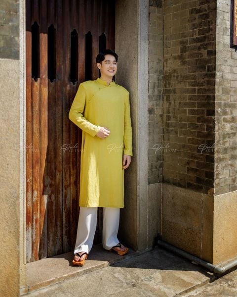 Áo Dài Linen Nam F2 Vàng Pride Việt Nam - Không Kèm Quần