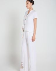 Áo Kiểu Nữ F2 Linen Trắng Thêu A Touch Of Effortless Elegance