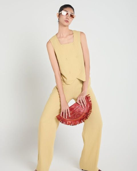 Áo Kiểu Nữ F2 Linen Vàng A Touch Of Effortless Elegance