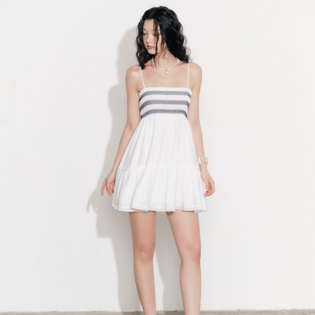 Đầm Nữ DOTTIE Ngắn Chạy Smocking Trang Trí - Trắng - D0697