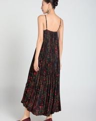 Đầm Nữ F2 Lụa Nữ Hoa Đỏ A Touch Of Effortless Elegance