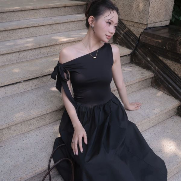 Đầm Nữ DOTTIE Midi Lệch Vai Phối Vải Poplin - D0679