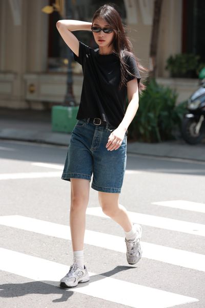 Áo Thun Nữ TheBlueTshirt Black Hero Tee - 100% Natural Cotton