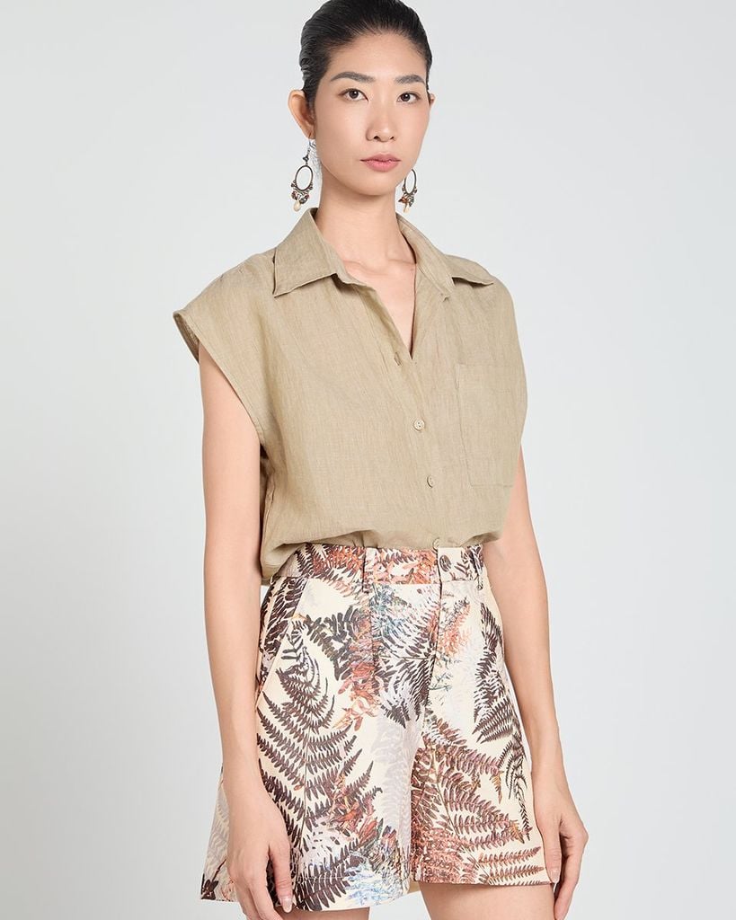 Quần Short Nữ F2 Gấm Kem Họa Tiết A Touch Of Effortless Elegance