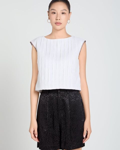 Quần Short Nữ F2 Lụa Đen Họa Tiết A Touch Of Effortless Elegance