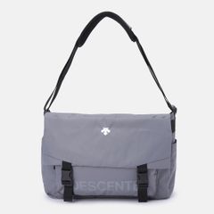 TÚI ĐEO CHÉO UNISEX DESCENTE SPORTS BASIC BIG WORDING MESSENGER BAG