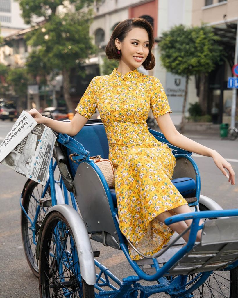 Sườn Xám Nữ F2 Gấm Vàng Pride Việt Nam