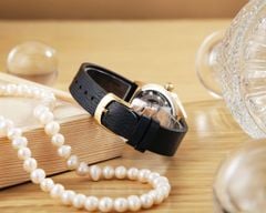 Đồng Hồ Nữ VERSACE V-Code