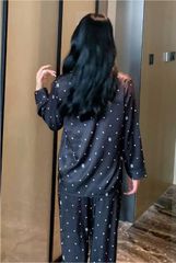 Đồ bộ ngủ nữ pyjama lụa vân xước Shury Store Home Wear TD13 tay dài quần dài màu trắng ,đen mặc nhà,mặc ngủ size 45-75kg