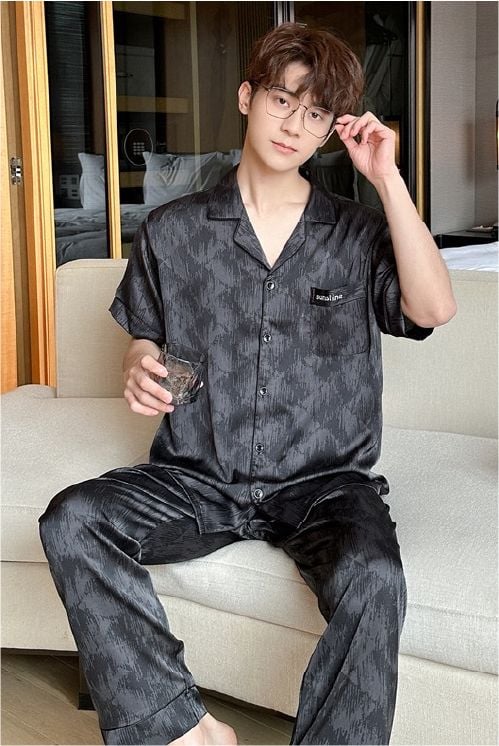 Đồ ngủ pyjama nam nữ Shury Store Home Wear CND23 size 45-95kg màu đen tay ngắn quần dài bộ đôi couple chất lụa băng mềm