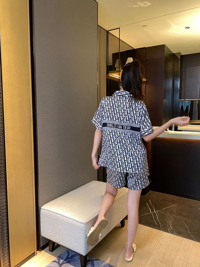 Đồ bộ ngủ Pyjama lụa băng tay ngắn quần ngắn NT7