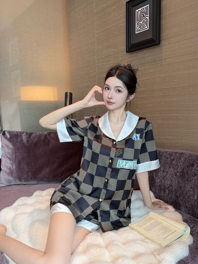 Đồ bộ ngủ Pyjama lụa băng tay ngắn quần dài TN03