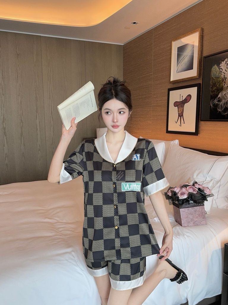 Đồ bộ ngủ Pyjama lụa băng tay ngắn quần dài TN03