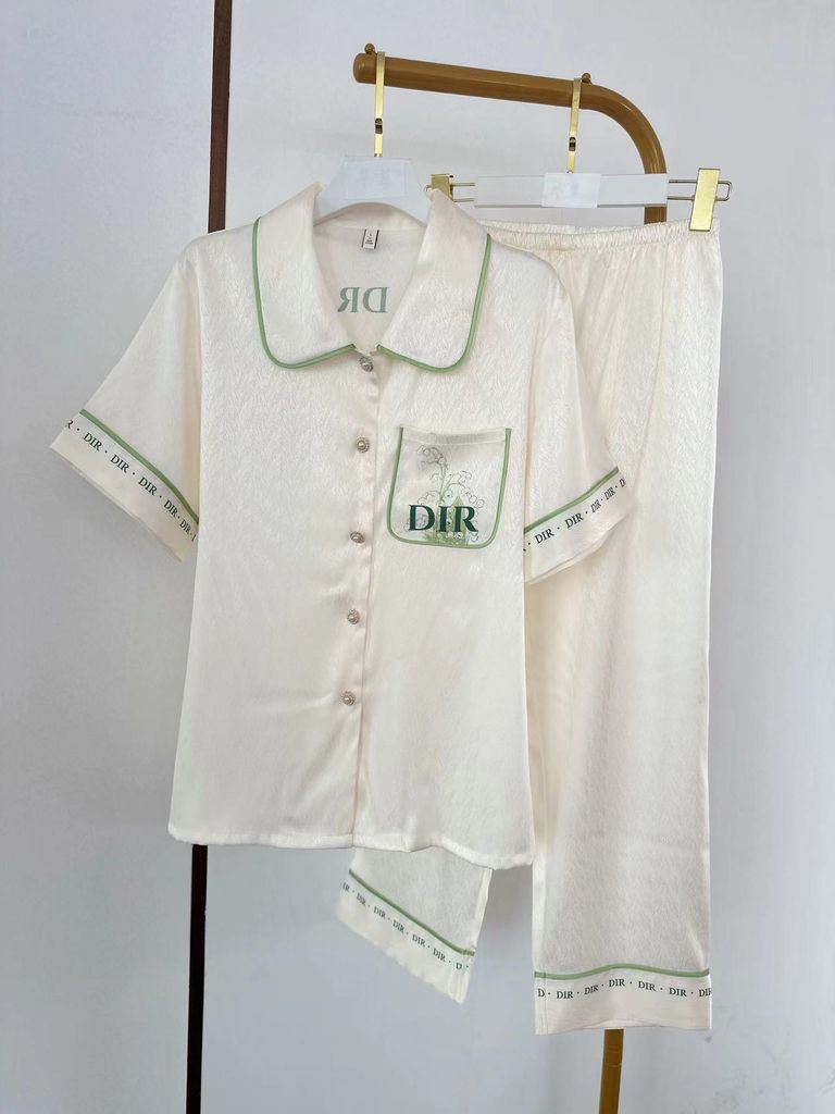 Đồ bộ ngủ Pyjama lụa vân xước tay ngắn quần dài TN51