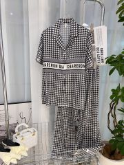 Đồ bộ ngủ Pyjama lụa băng tay ngắn quần dài TN45