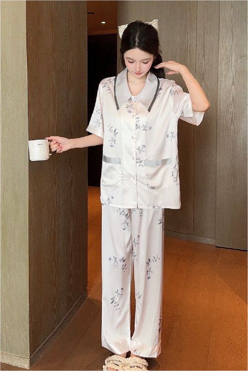 Đồ bộ ngủ nữ Pyjama lụa băng Shury Store tay ngắn quần dài mặc nhà , mặc ngủ TN12 có size 45-75 kg