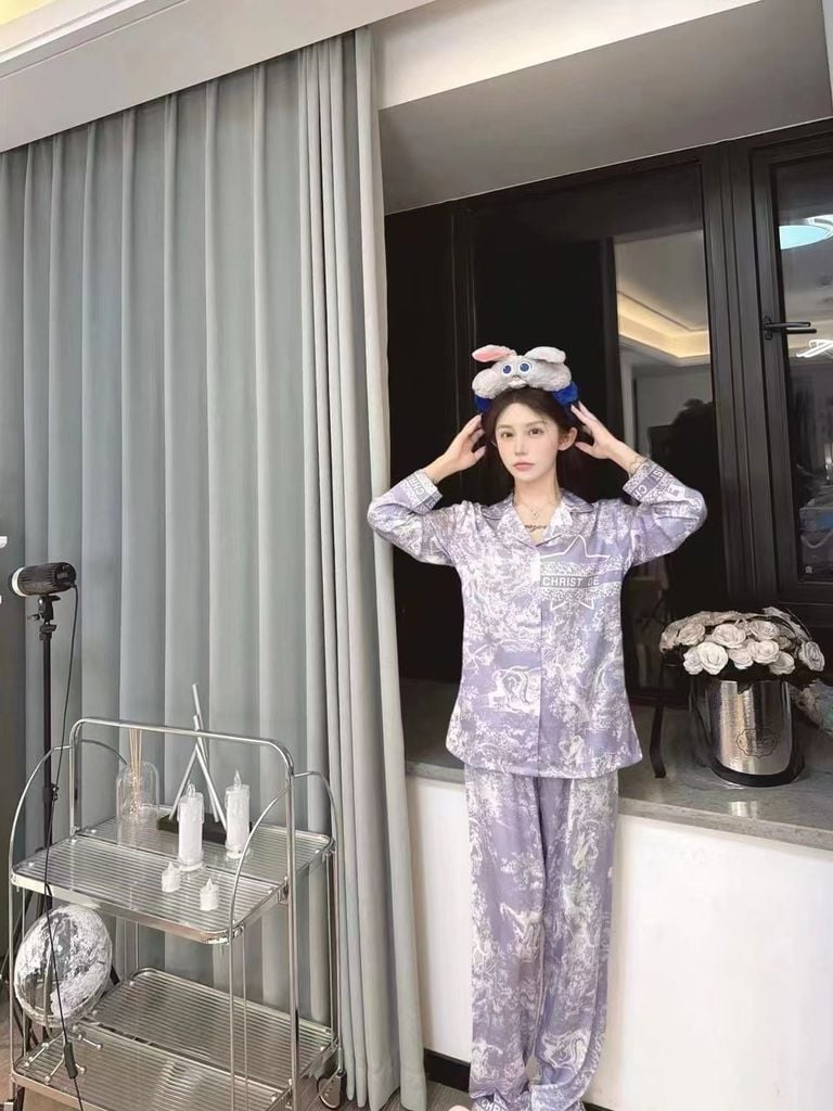 Đồ bộ ngủ nữ pyjama lụa vân xước Shury Store Home Wear TD11 tay dài quần dài màu tím size 45-75kg
