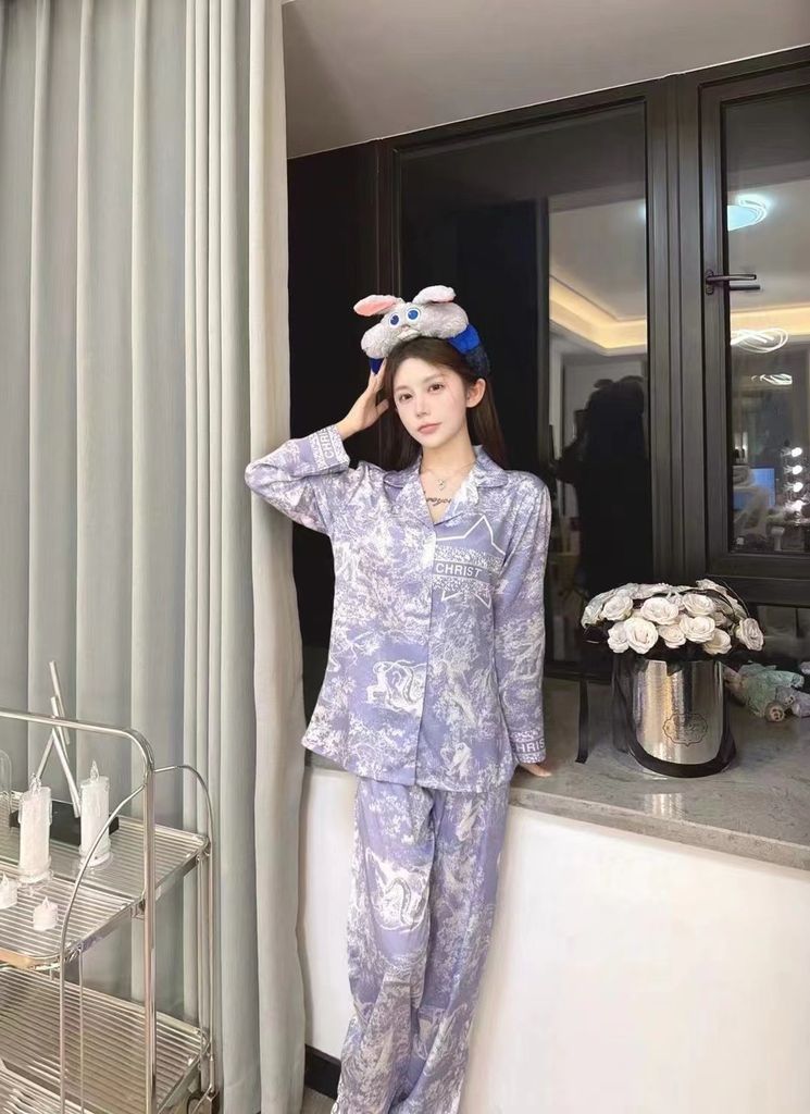 Đồ bộ ngủ nữ pyjama lụa vân xước Shury Store Home Wear TD11 tay dài quần dài màu tím size 45-75kg
