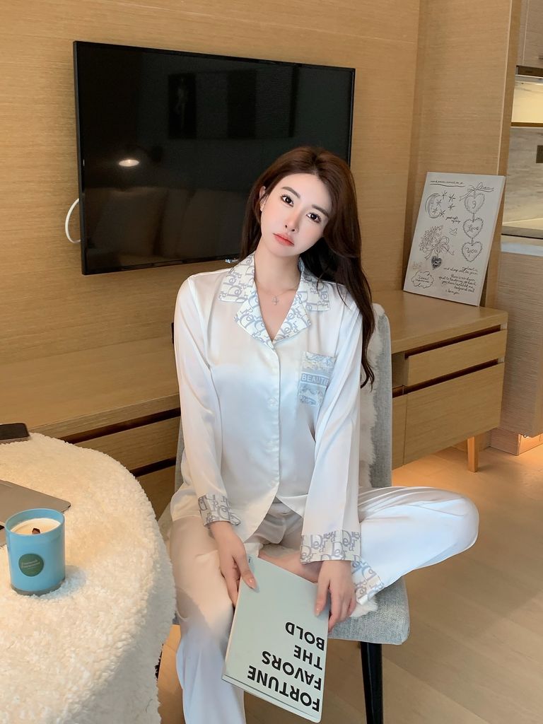 Đồ bộ ngủ nữ pyjama lụa băng trơn Shury Store Home Wear TD65 tay dài quần dài màu trắng  mặc nhà,mặc ngủ size 45-75kg