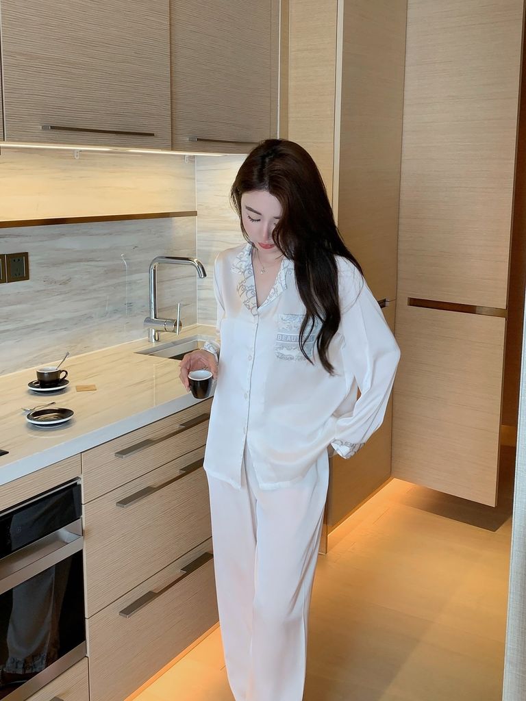 Đồ bộ ngủ nữ pyjama lụa băng trơn Shury Store Home Wear TD65 tay dài quần dài màu trắng  mặc nhà,mặc ngủ size 45-75kg