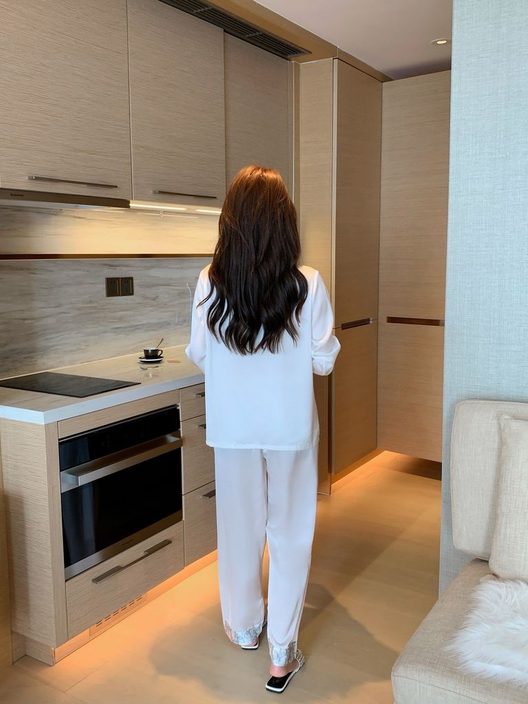 Đồ bộ ngủ nữ pyjama lụa băng trơn Shury Store Home Wear TD65 tay dài quần dài màu trắng  mặc nhà,mặc ngủ size 45-75kg