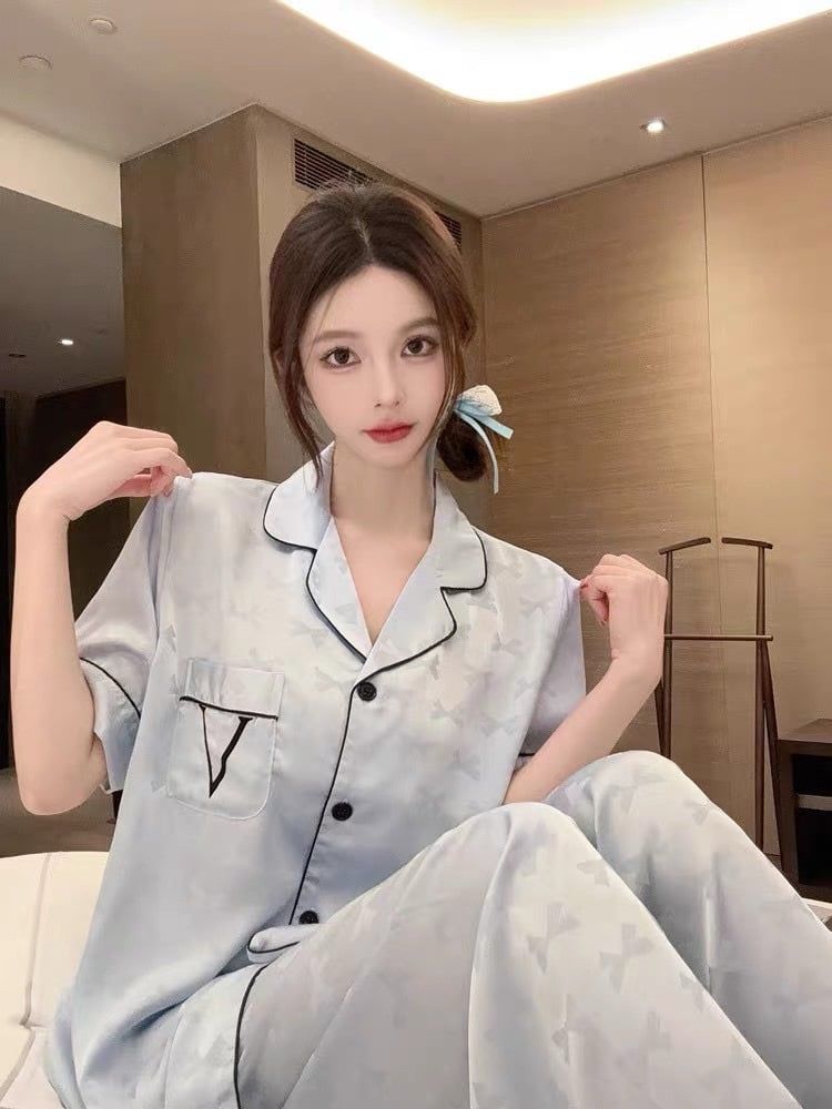 Đồ bộ ngủ nữ pyjama lụa băng Shury Store Home Wear TN16 tay ngắn quần dài màu xanh size 45-75 kg