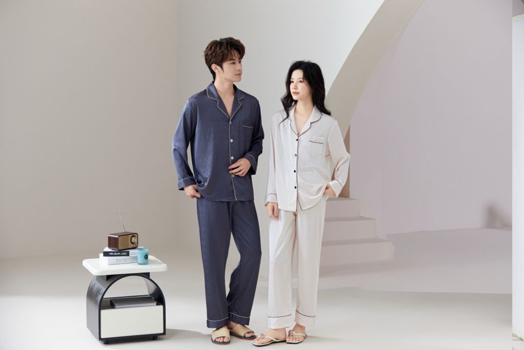 Đồ ngủ pyjama nam nữ Shury Store Home Wear DD04 size 45-95kg tay dài quần dài  bộ đôi couple lụa