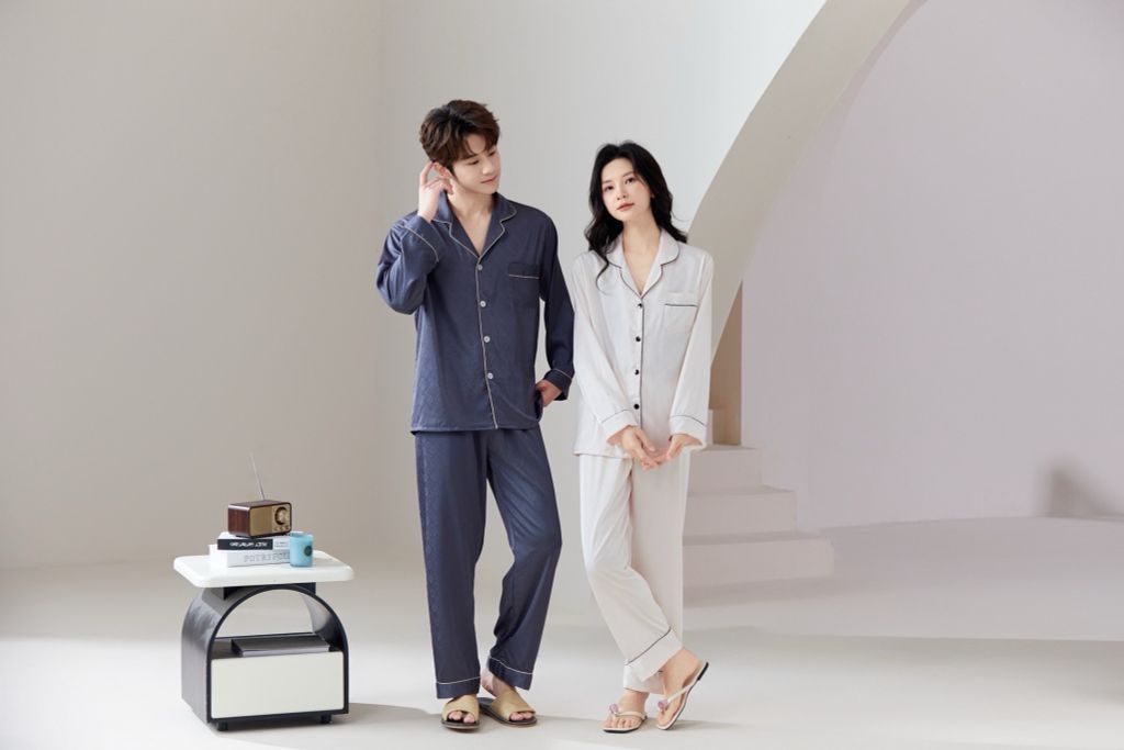 Đồ ngủ pyjama nam nữ Shury Store Home Wear DD04 size 45-95kg tay dài quần dài  bộ đôi couple lụa
