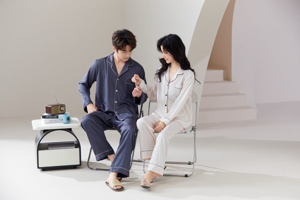 Đồ ngủ pyjama nam nữ Shury Store Home Wear DD04 size 45-95kg tay dài quần dài  bộ đôi couple lụa