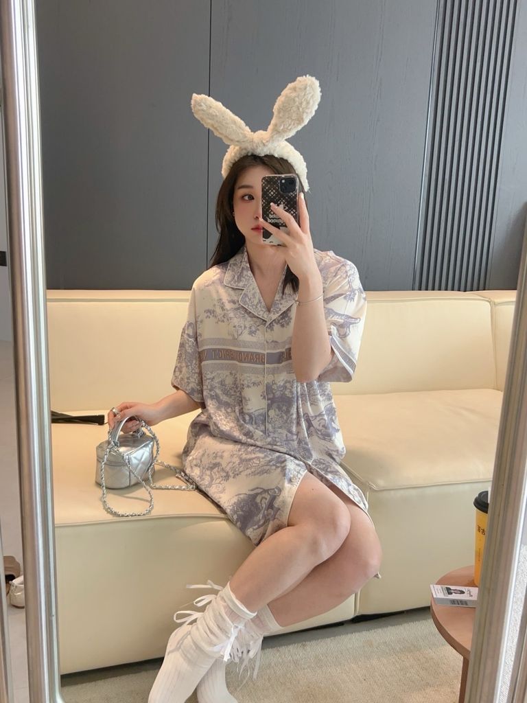 Váy Ngủ Lụa Băng Freesize SM48 Shury Store Home Wear Dáng Sơ Mi Dài Mát Mịn, Họa Tiết Sang Trọng