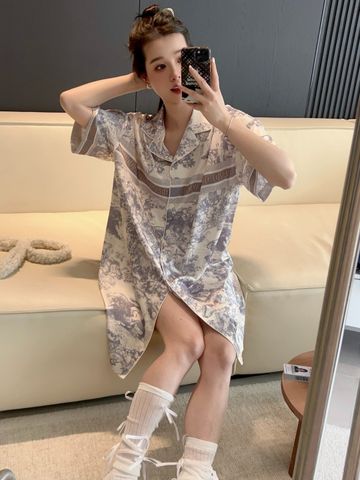Váy Ngủ Lụa Băng Freesize SM48 Shury Store Home Wear Dáng Sơ Mi Dài Mát Mịn, Họa Tiết Sang Trọng