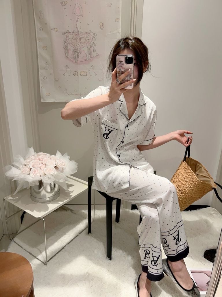 Pyjama nữ tay ngắn quần dài - Shury Store Home Wear lụa băng TN57  - Đồ ngủ chấm bi mát lạnh cao cấp