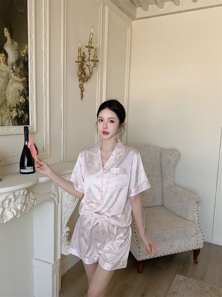 Shury Store Home Wear - Bộ pyjama lụa tay ngắn quần short NT34 họa tiết gấu pastel dễ thương đồ ngủ nữ cao cấp