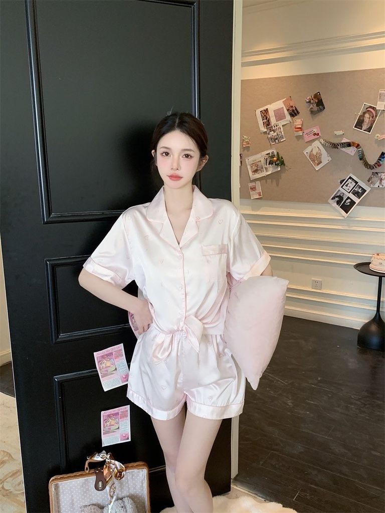 Shury Store Home Wear - Bộ đồ ngủ pyjama lụa ngắn tay quần short NT18 họa tiết trái tim dễ thương cho nữ