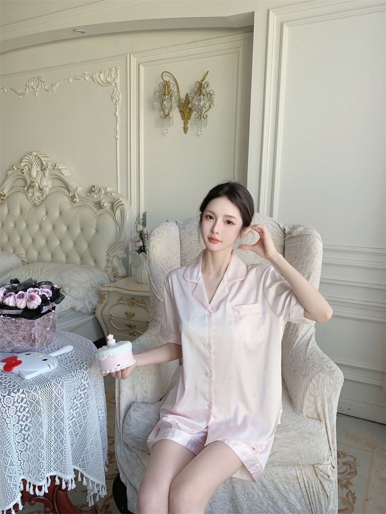 Shury Store Home Wear - Bộ đồ ngủ pyjama lụa ngắn tay quần short NT18 họa tiết trái tim dễ thương cho nữ