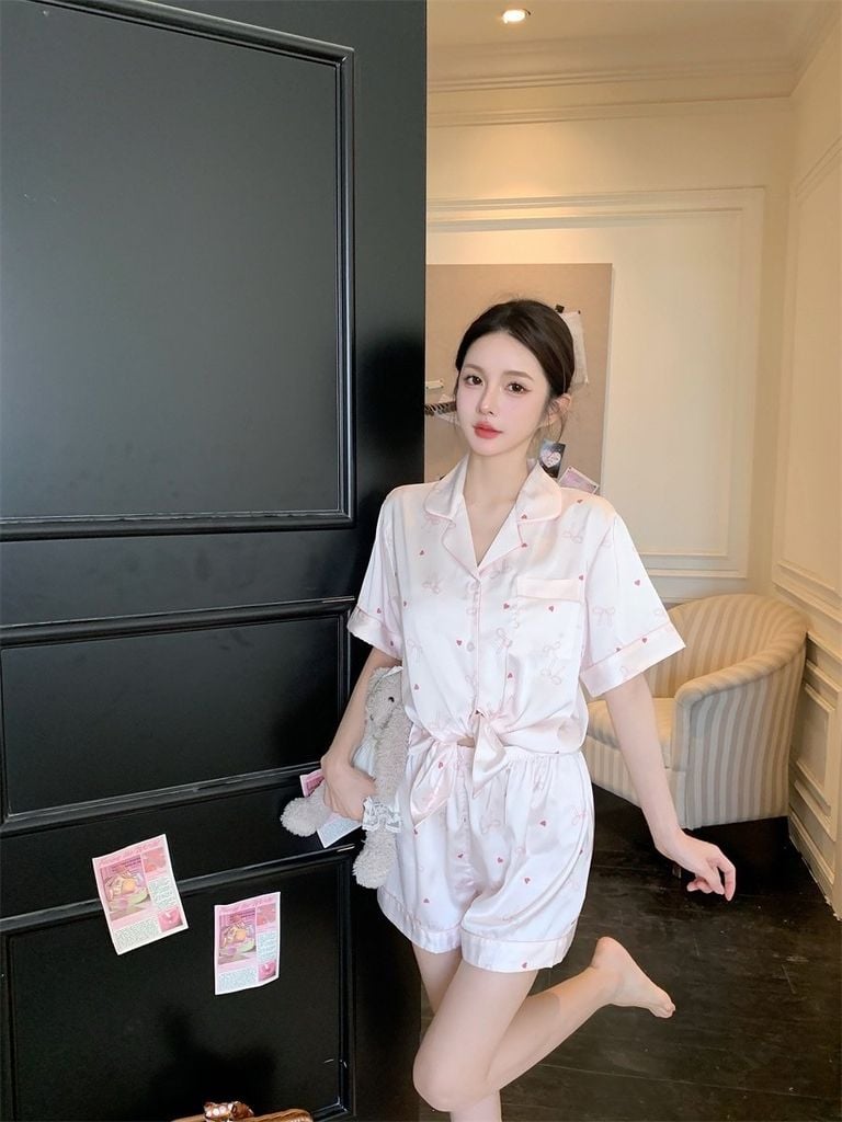 Shury Store Home Wear Bộ Pyjama Lụa Băng Tay Ngắn Quần Short NT22 Họa Tiết Nơ Trái Tim Cực Xinh