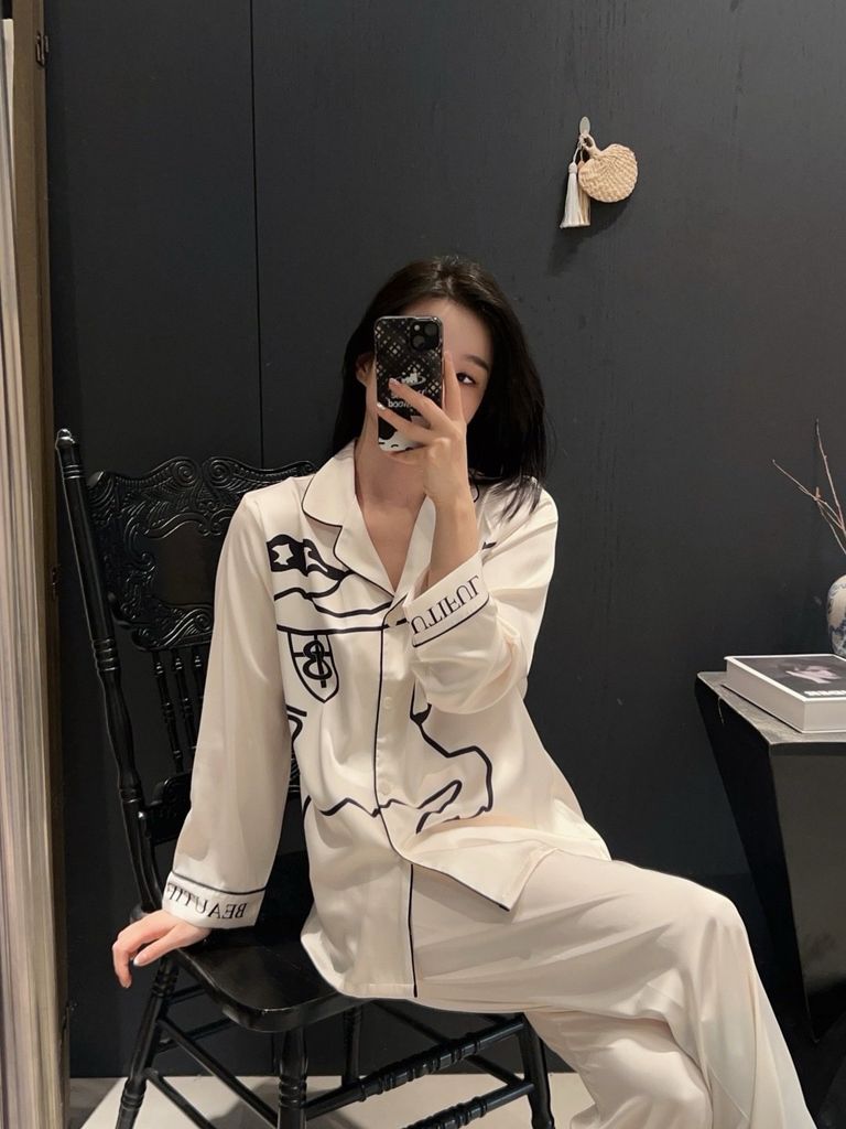 Bộ đồ ngủ đôi DD68 lụa băng tay dài quần dài Shury Store Home Wear Pyjama couple sang trọng mềm mát