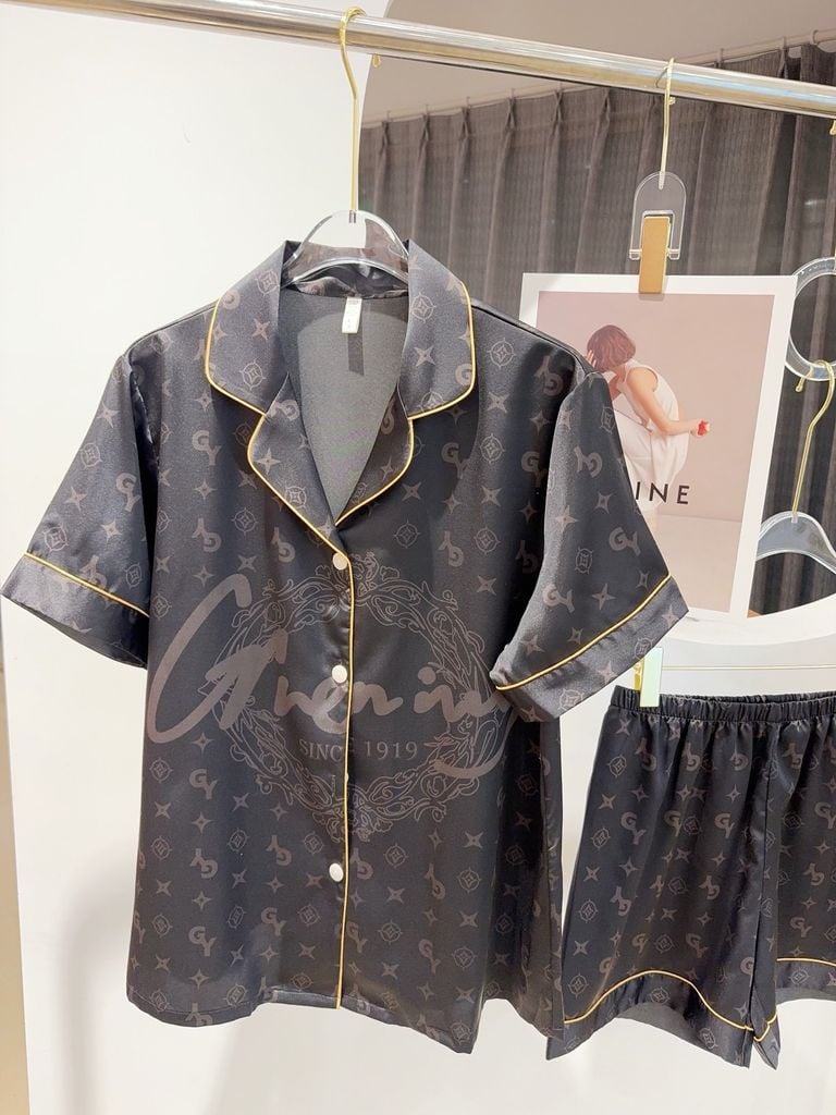 Bộ đồ ngủ pyjama couple lụa băng tay ngắn quần ngắn Shury Store Home Wear CTN21 nâu họa tiết mềm mịn