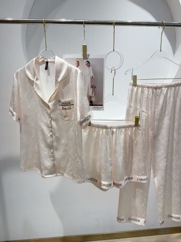 Pyjama lụa băng tay ngắn quần dài Shury Store Home Wear TN05 tặng thêm quần short cùng tone mềm mịn