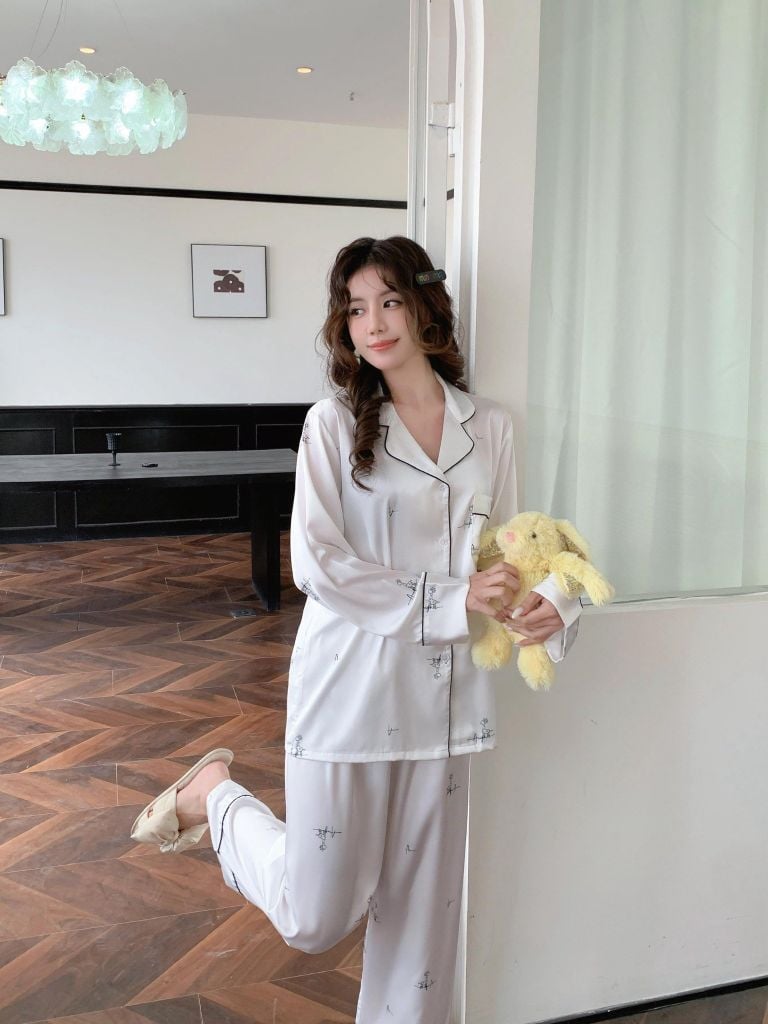 Bộ Pyjama Lụa Băng Họa Tiết Con Hươu Shury Store Home Wear TD20 Chất Lụa Mềm Mát Size M L XL