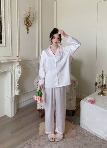 Bộ Pyjama Lụa Băng TD33 Shury Store Home Wear Họa Tiết Trái Dâu Xinh Xắn Nền Trắng Kem, Form Dài