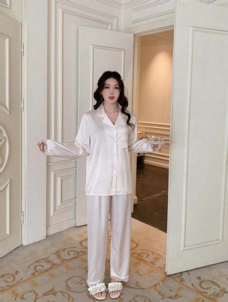 Bộ đồ ngủ lụa băng cao cấp họa tiết bi tím Shury Store Home Wear TD50 Pyjama dài tay trắng kem