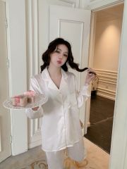 Bộ đồ ngủ lụa băng cao cấp họa tiết bi tím Shury Store Home Wear TD50 Pyjama dài tay trắng kem