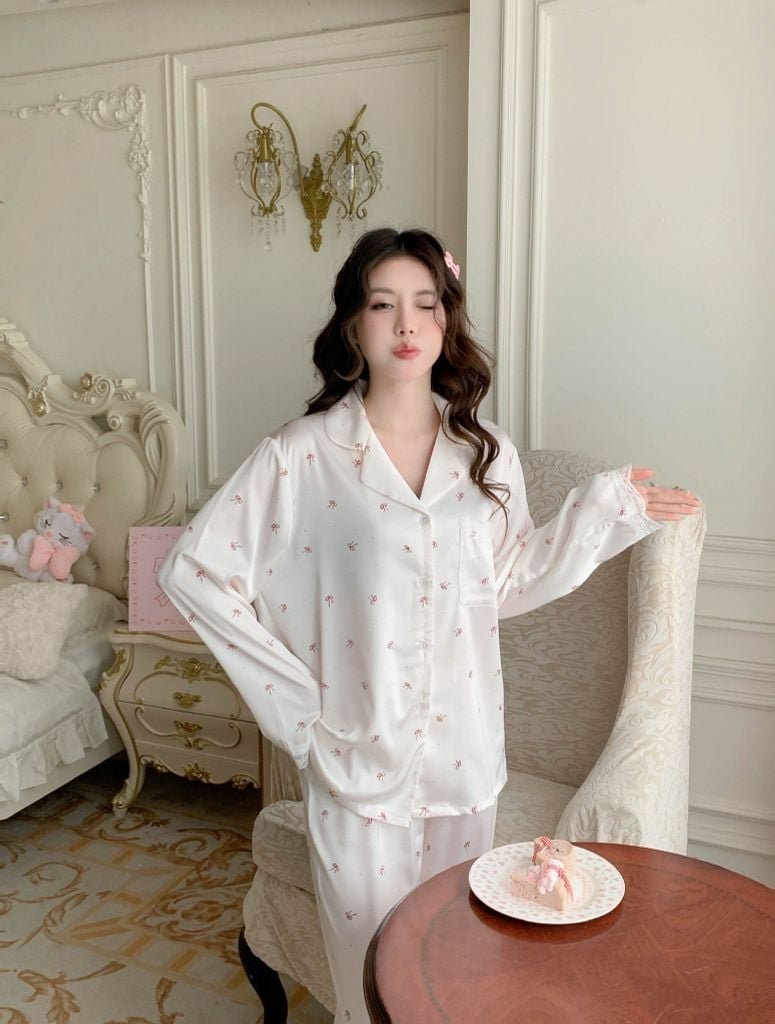 Bộ Pyjama Lụa Băng Họa Tiết Nơ Trắng Kem TD09 Shury Store Home Wear Lụa Mềm Mát Mặc Nhà Cao Cấp