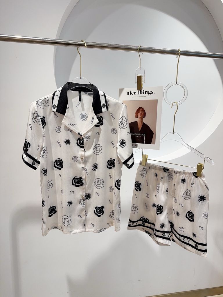 Bộ pyjama lụa ngắn vân xước NT10 - Shury Store Home Wear - form rộng mát, họa tiết hoa thời thượng