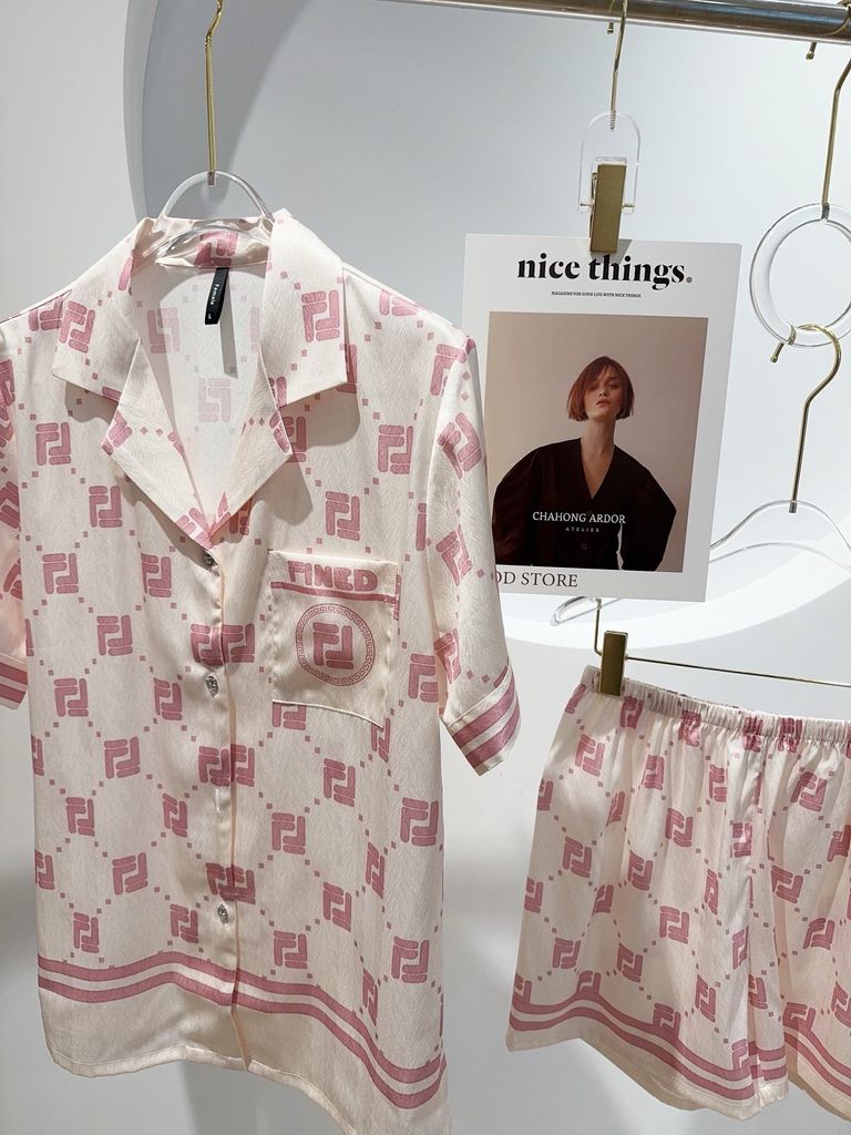 Bộ pyjama lụa ngắn vân xước NT47 – Shury Store Home Wear – tay ngắn quần ngắn, lụa mát, form rộng