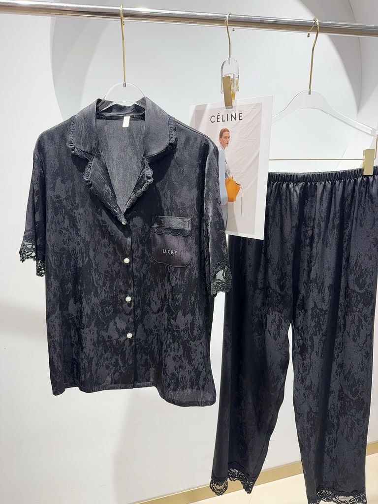 Pyjama lụa băng tay ngắn quần dài Shury Store Home Wear TN67 form rộng cao cấp tôn da mịn mát