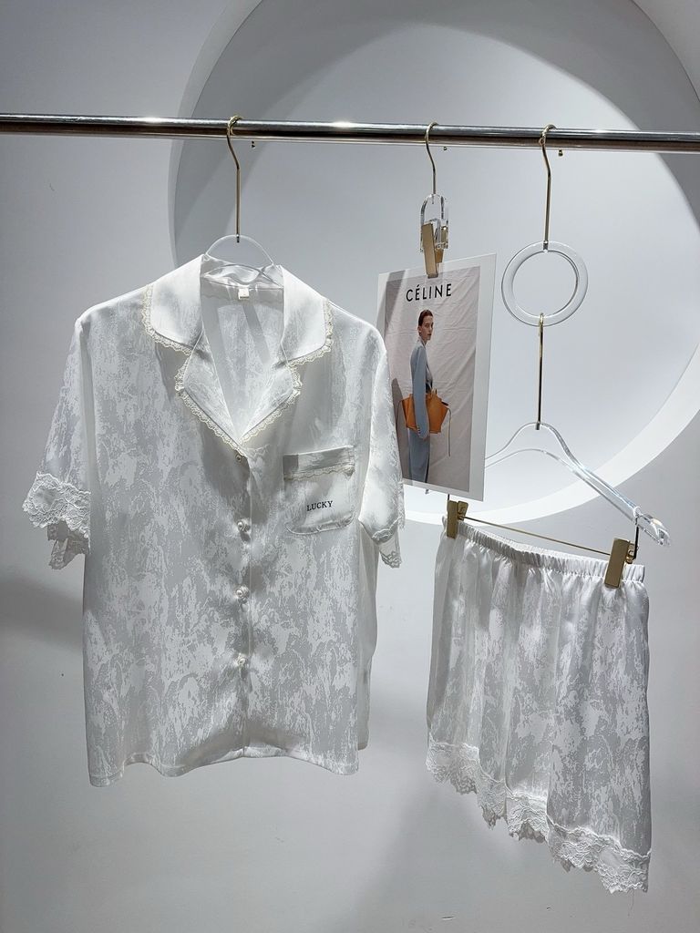 Bộ pyjama lụa băng ngắn NT01 Shury Store Home Wear | Thiết kế viền ren tinh tế, form rộng mát mịn